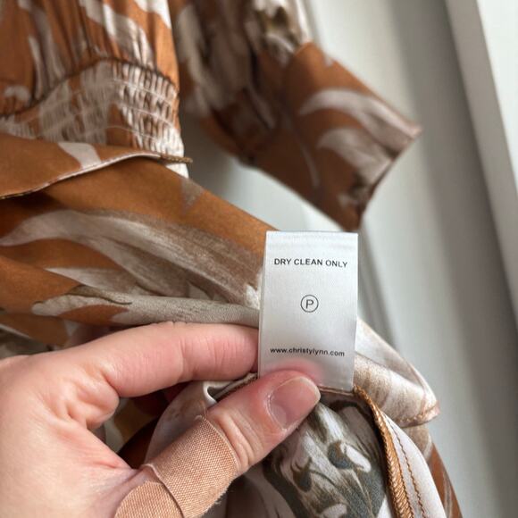 Christy Lynn Women’s 100% Silk Smocked Sutton Dress Calla Lily Spice XS Spring - Picture 5 of 13